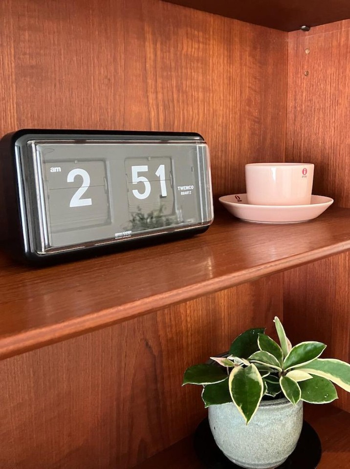 TWEMCO Digital FLIP Desk Clock Wall Clock Black Battery QT30 USED