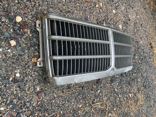 1978 Toyota Crown 2600 Super Saloon Grille Sedan With Chrome No Badge - Picture 2 of 4