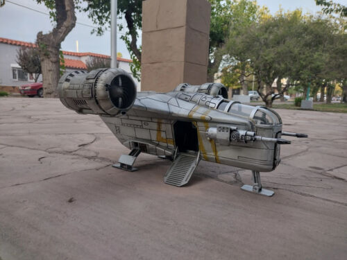 Razor Crest Star Wars The Mandalorian LARGE 1/68 - Picture 9 of 9