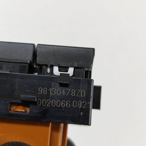 PEUGEOT 3008 SUV Switches 98130478ZD 1.20 Petrol 96kw - Picture 6 of 6