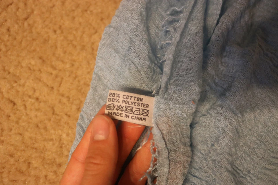 Tickled Pink女式蓝色褶皱围巾披肩棉混纺长69英寸 — 第 3/4 张图片