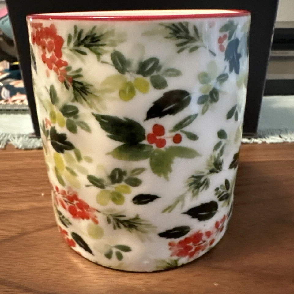 Taza de café floral de Navidad 10 Strawberry Street 14 oz flores coloridas Foto 3 de 4