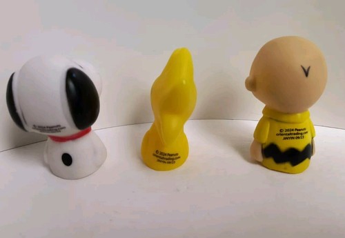 Marionetas de 3 dedos Peanuts Charlie Brown, Snoopy, Woodstock PVC suave hora del baño diversión - Imagen 5 de 7