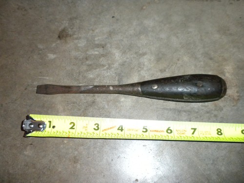 Vintage Heavy Duty Flat Head / Straight Head Screwdriver With Thicker Slot Head - Picture 13 of 14