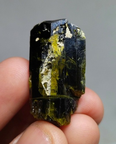 Chromium rich etched epidote surfaces well Terminated from bajawar mountains pak - Picture 7 of 12