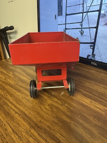 Vintage 1960’s Ertl Gravity Grain Wagon IH Red 1:16 Scale - Picture 7 of 8