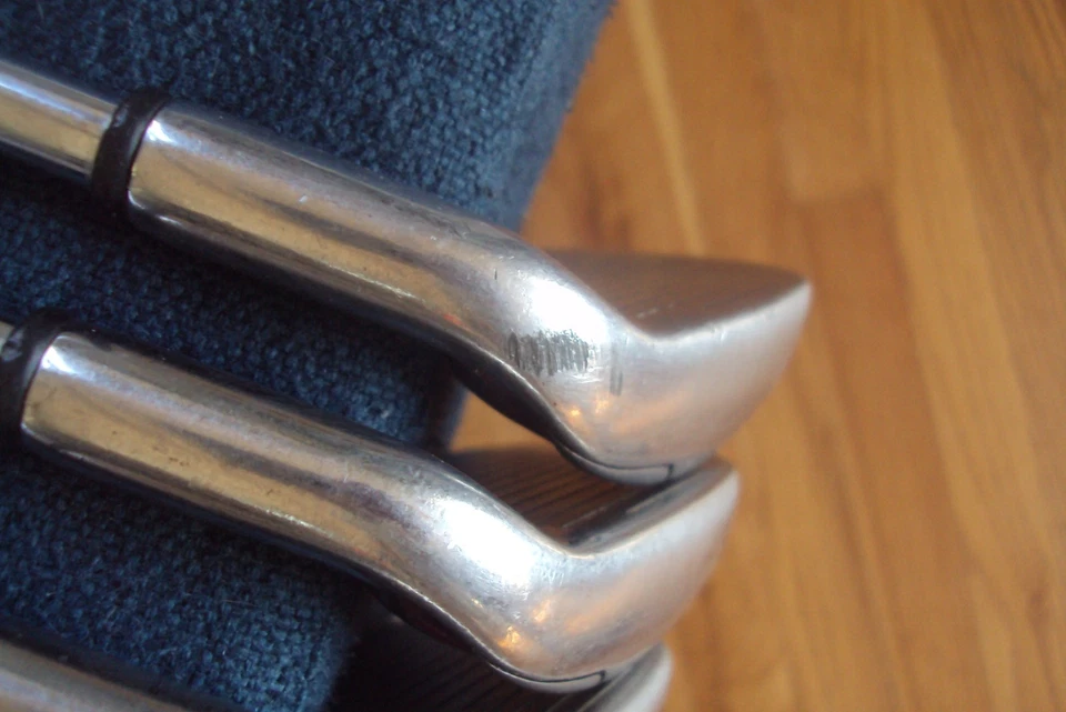 Lefty Callaway Diablo Edge irons 4-PW,AW uniflex steel std length - Image 2 of 4