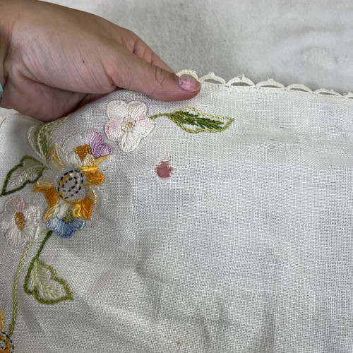 Vintage Lot of 16 Crocheted Lace Doilies Table Runners Tablecloth Assorted Sizes - Picture 5 of 19