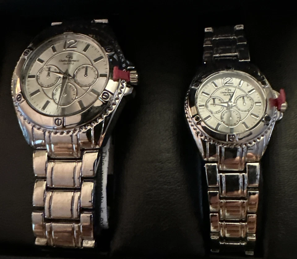 Juego de relojes vintage Charles Raymond New York His@Hers plateado hombre y mujer Foto 2 de 4