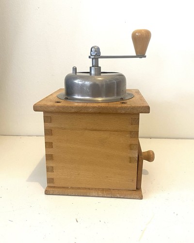 MCM Klingenthal Beech Wood Manual Coffee Grinder. GERMANY With Drawer - Picture 4 of 9