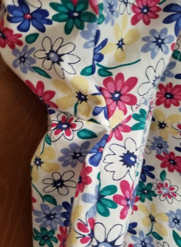 Top exfoliante Peaches Uniforms M floral blanco amarillo rojo azul - Imagen 6 de 12