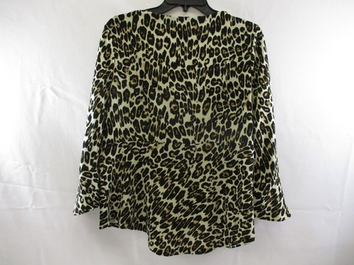CHICO'S LEOPARD PRINT V-NECK LACE-UP TOP w/3/4 RUFFLED BELL SLEEVE SIZE 1 - Bild 5 von 8