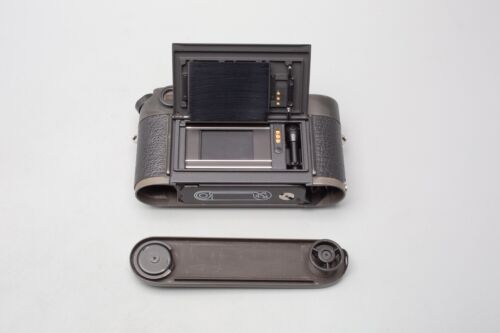 Leica M6 0.72 35mm Rangefinder Film Camera Body - Black, M6 Non TTL - Picture 14 of 14