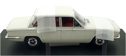 Cult Models 1/18 Scale CML188-1 - 1969-77 Triumph 2500 PI - White - Picture 3 of 5