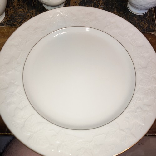 Noritake Halls of Ivy 7341 (Gold Trim) 5 Piece Place Setting Plates EUC - Picture 7 of 7