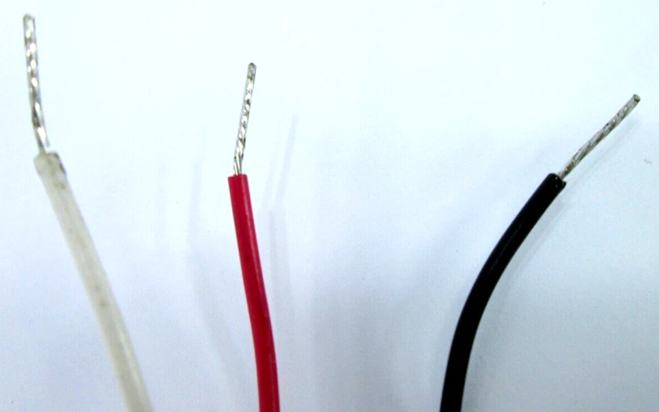 **Lote de 3** BELDEN - 15' - 9491 E34972-BN - TRI-WIRE/R-BL-WH - 300V Foto 4 de 4