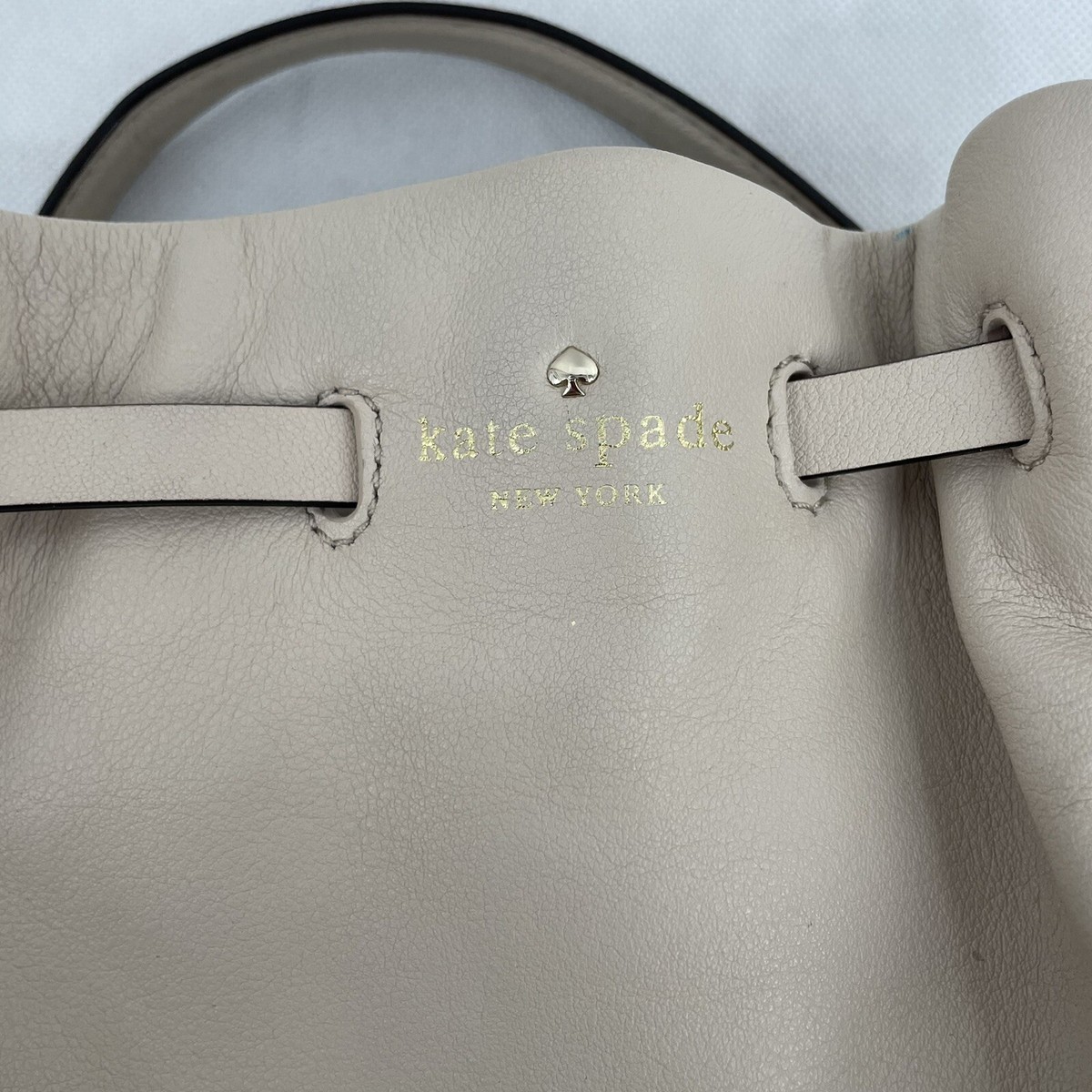 KATE Spade New York KACEY LANE SMALL POPPY BUCKET CROSSBODY