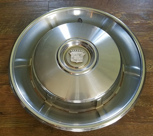 ☆Vintage 1966 1967 Cadillac Hubcaps Wheel covers with Slots 7A - Picture 4 of 9