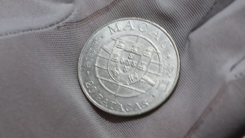 🧭 🇲🇴 MACAU PORTUGAL COLONIAL SILVER 20 PATACAS 1974 TAIPA BRIDGE B84 #Z3462 - Video 1 of 1