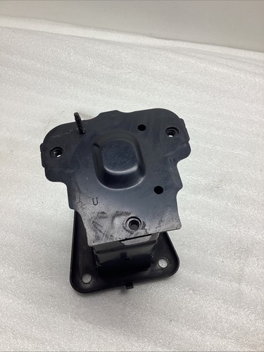 2017-2022 TOYOTA PRIUS PRIME REAR BUMPER REINFORCEMENT RIGHT SIDE BRACKET OEM - Picture 4 of 7