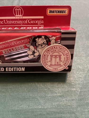 The University Of Georgia Bulldogs Matchbox 1995 Truck Dent In Plastic - Picture 2 of 18