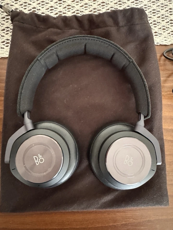 Bang & Olufsen Beoplay H9 3rd Gen Active Noise Cancelling Bluetooth Headphones - image 2 of 4