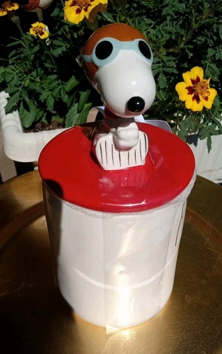 NUOVA tazza RAE DUNN Peanuts Snoopy "Flying Ace" con topper Snoopy Red Baron come nuova - Foto 5 di 10