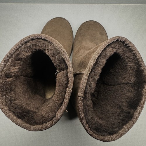 UGG Women's Classic Short Chocolate Brown Suede Boots Size 8 - Picture 6 of 11