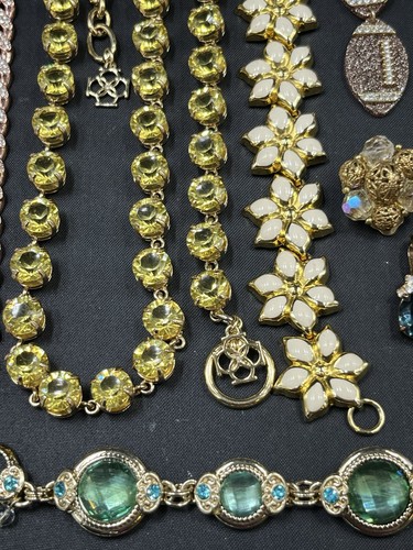 15 Piece Jewelry Lot Rhinestone Etc Necklaces Bracelets Earrings Pendants Resale - Picture 3 of 19