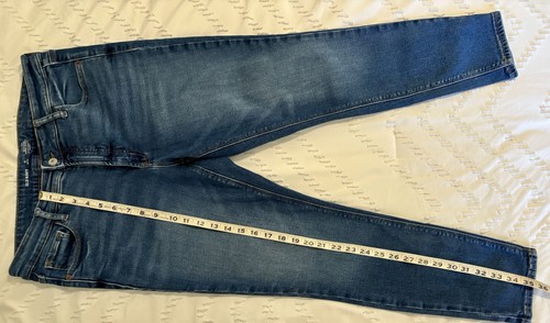 Old Navy Women’s Sz 12P Rockstar Super Skinny High-Rise Medium Wash Blue Jeans - Picture 4 of 9