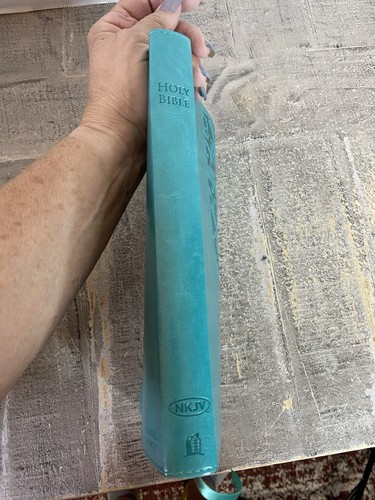 NKJV Leather Bound Bible Teal - Picture 7 of 7