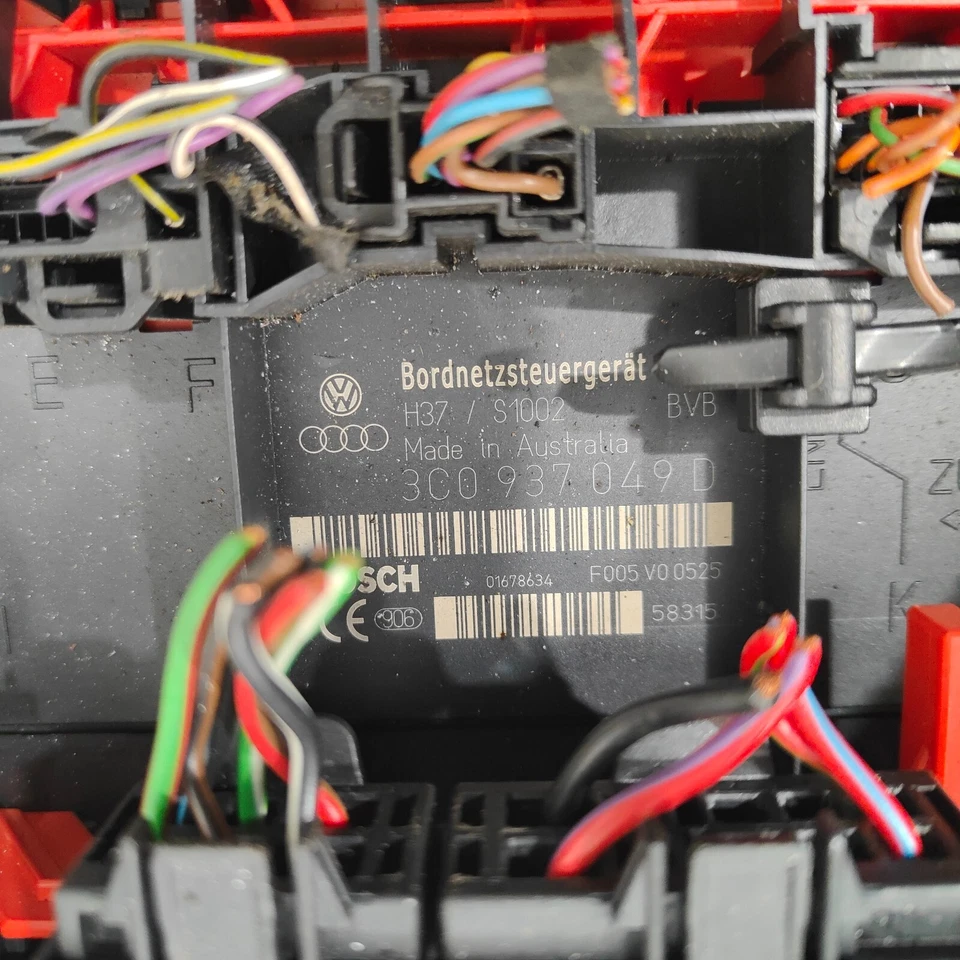 2005 VOLKSWAGEN GOLF ТЕЛА УПРАВЛЕНИЯ МОДУЛЬ 3C0937049D #1 - Изображение 2 из 3