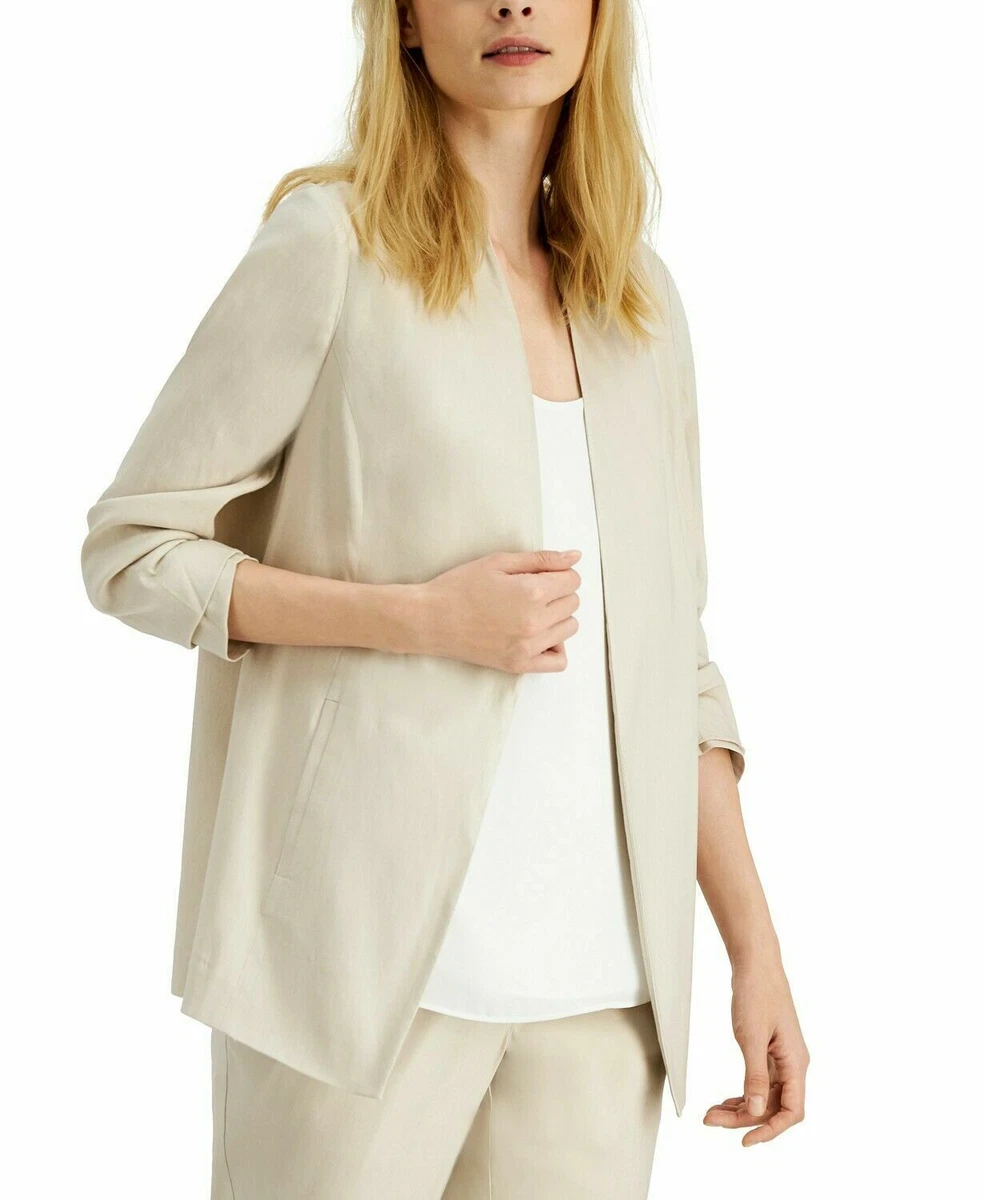 White blazer top no sleeves