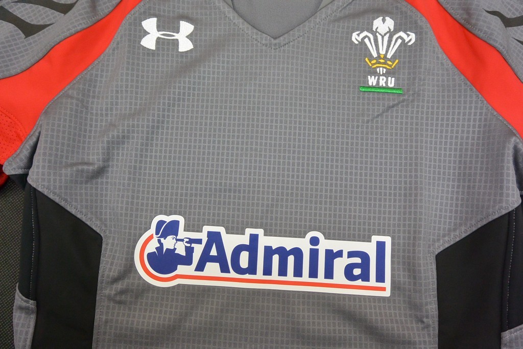 WALES (CYMRU) WORLD CUP 2015 Shirt UNDER ARMOUR RUGBY WRU SIZE 1036 S