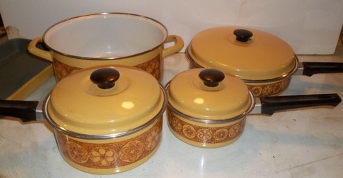 Enamel Ware 7 Piece Pots And Pans Set Gold Yellow Floral Retro MCM 70’s - Picture 1 of 2
