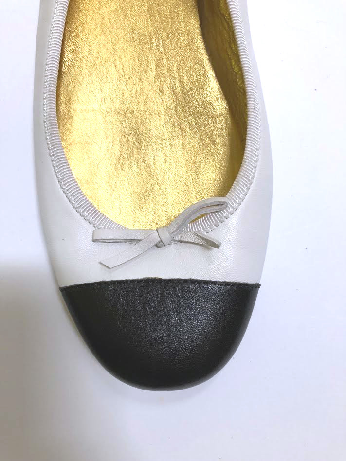 Classic Prada flat black and ivory leather ballet flat 39.5 / 8.5 M Classic Prada flat black and ivory leather ballet flat 39.5 / 8.5 M
