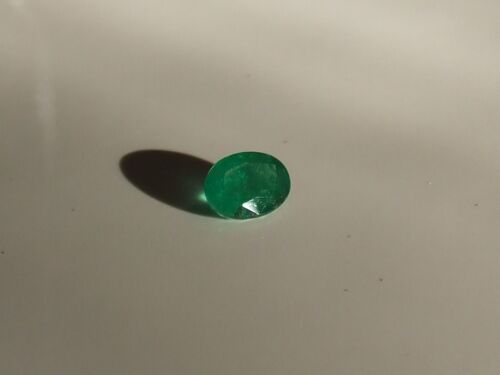 All Natural earth-mined Zambian oval shaped green emerald ..1.7 carat... No oil - Foto 7 di 10