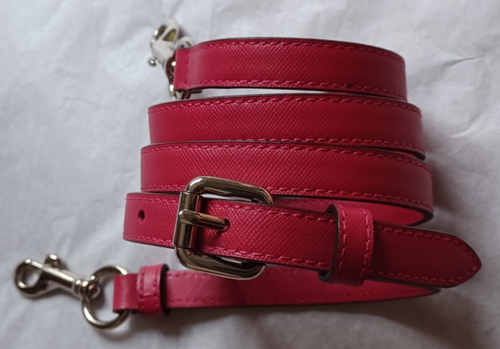 Authentischer Coach Saffiano Leder Schulter Crossbody Riemen rot mit silbernen Beschlägen