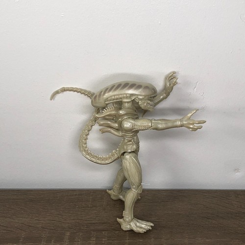 Alien Collection Xenomorph Drone Xeno Figure Special Edition Collector Series 7" - Picture 8 of 12
