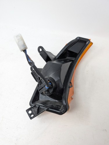 YAMAHA TMAX 2015-2016 FRONT LEFT TURN SIGNAL FLASHER LIGHT 59C-83310-10-00 OEM - Picture 2 of 4
