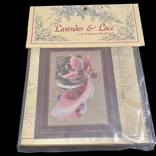 Lavendel & Spitze viktorianische Designs Feenträume gezählt Kreuzstichmuster Neu in Verpackung - Bild 1 von 2