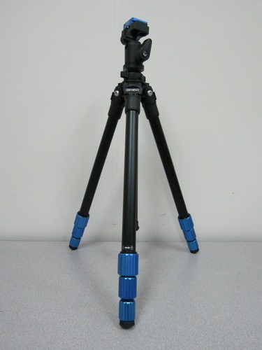 Benro TSL08AN00 Slim Aluminum-Alloy Tripod - Max Load 8.8 lb / 4 kg - Picture 8 of 12