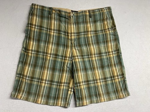 IZOD Jeans Golf Shorts Men’s 40 Green Plaid 10 Inseam Lightweight