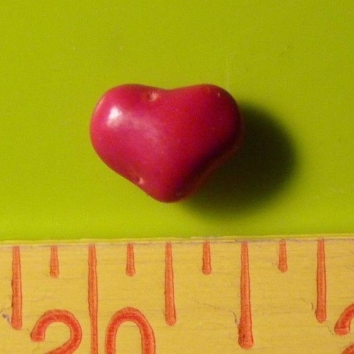 UNIQUE RED HEART SHAPED 1/2" WIDE PLAIN M&M CANDY PIECE VALENTINE FUN CHOCOLATE - Picture 9 of 12