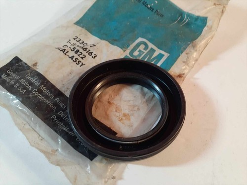 NOS GM 1971-1976 Chevrolet Oldsmobile Buick Impala rear axle shaft seal 1236163 - Picture 10 of 14
