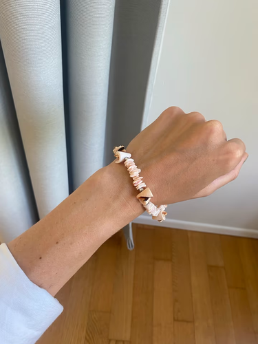 rosa Armband in Muschel-Optik mit einzelnen Gliedern und Drehverschluss
