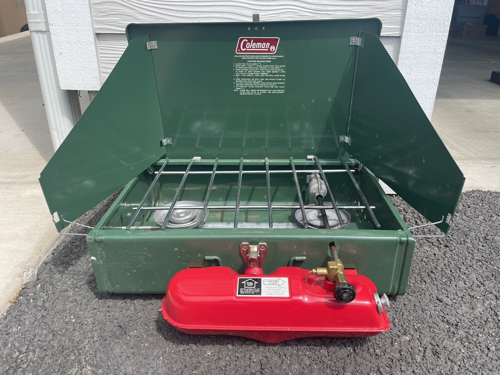 Vintage Coleman 425F 2 Burner Gas Compact Camp Stove USA Liquid Camp
