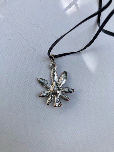 Cannabis Blatt Kette mit Anhänger Hanf Blatt Marihuana Charm Kautschukkette - Bild 3 von 4