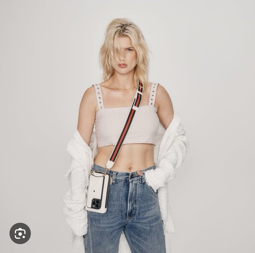 Bandolier Kimberly Phone Strap Red Black Gold Hardware - Photo 4 sur 5
