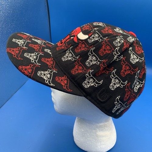 Chicago Bulls  Fitted Size 7 5/8 Hat - Picture 3 of 8
